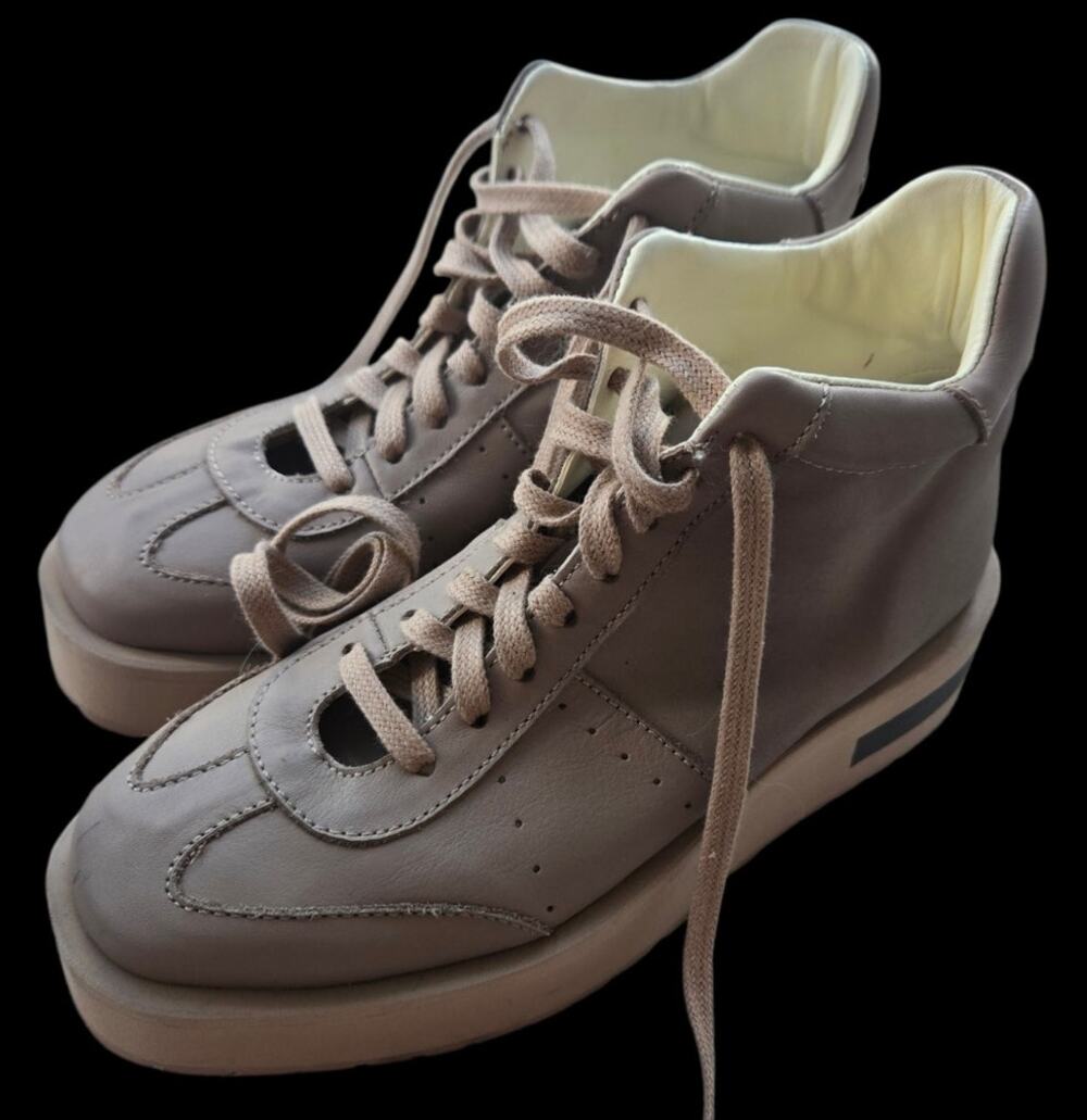 Paloma Barcelo nude lace up sneakers, size EU 36